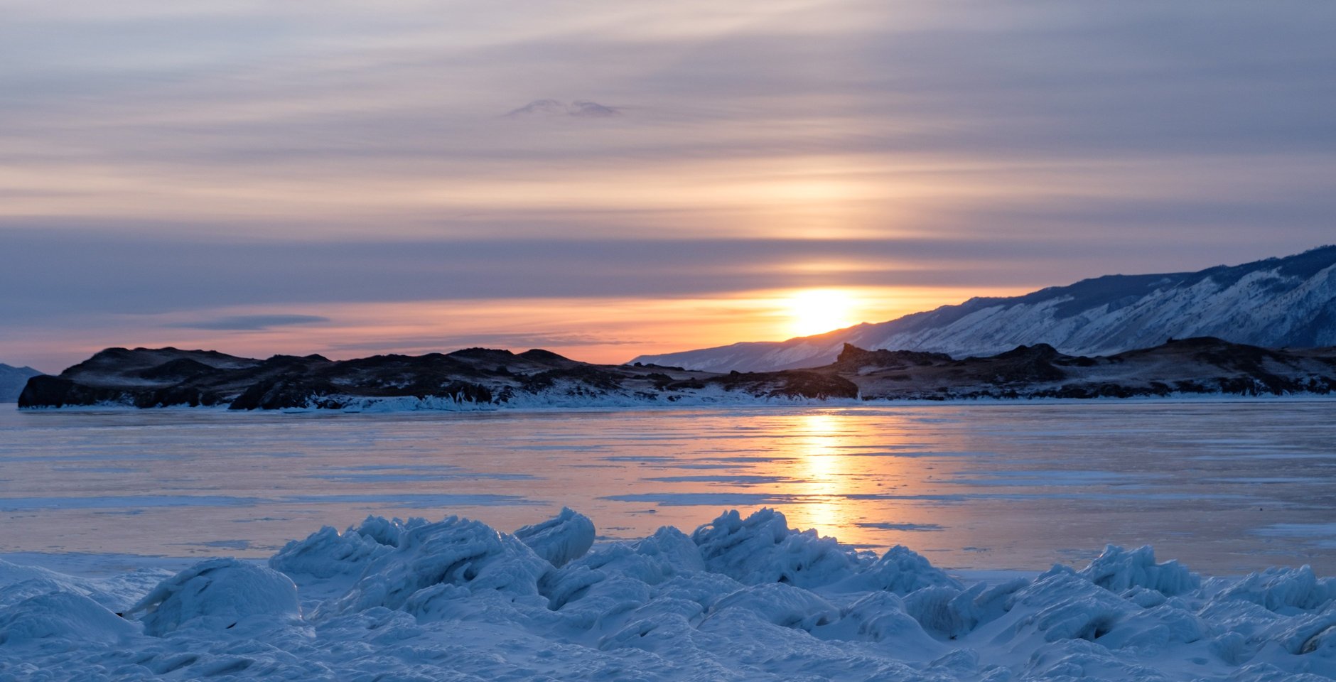 Закат в проливе Малое море на Озере Байкал. Фото: РИА Новости, Владимир Смирнов
