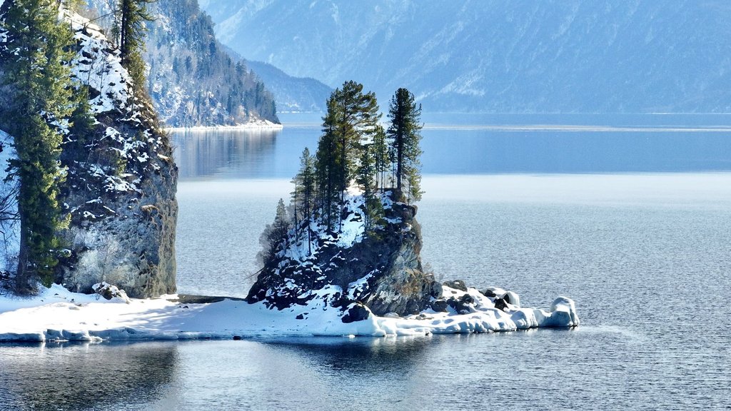 Зимний комплексный учёт животных стартовал в Алтайском заповеднике Зимний комплексный учёт животных стартовал в Алтайском заповеднике