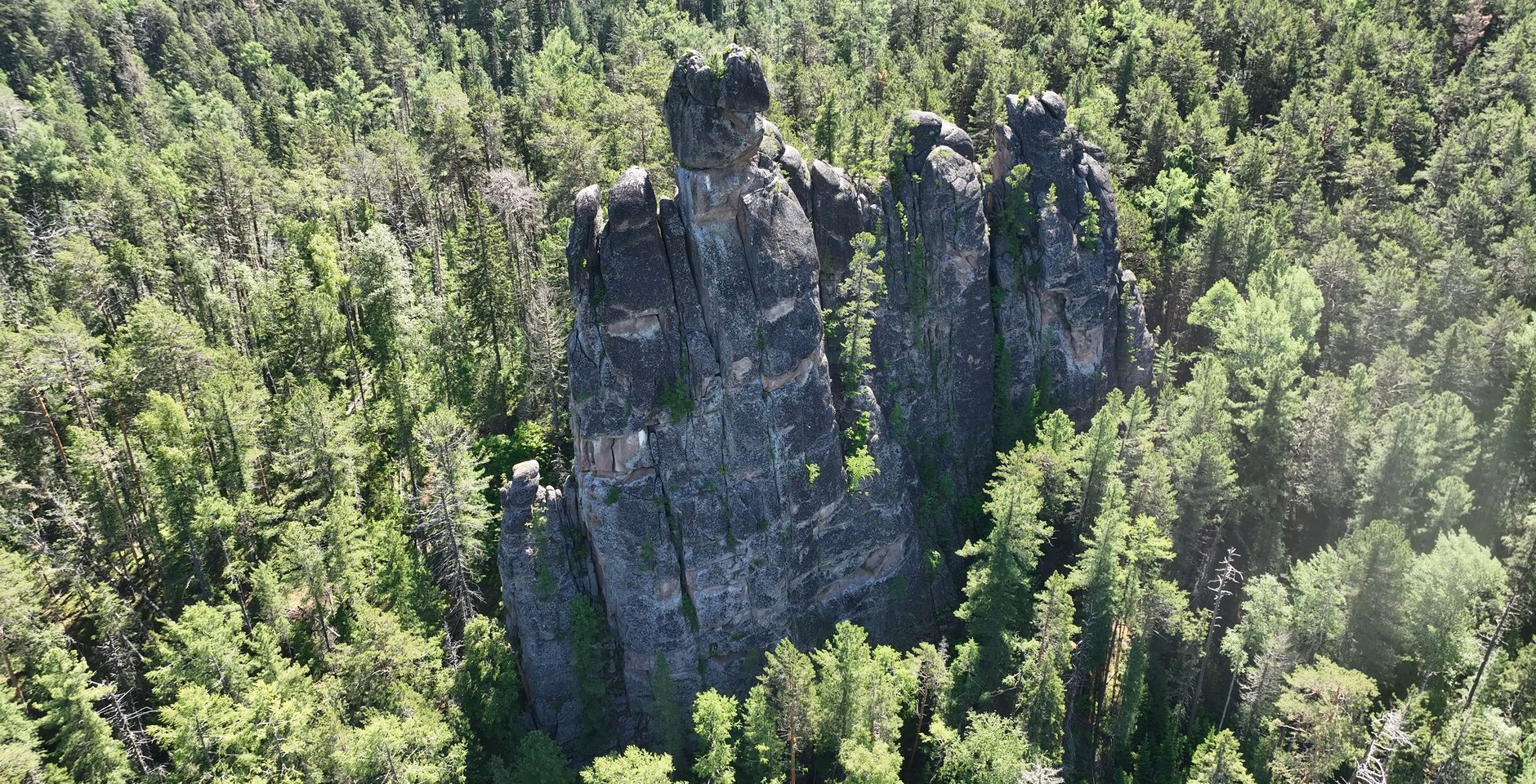 Скала Манская Баба. Национальный парк «Красноярские Столбы». Фото: Андрей Роговский