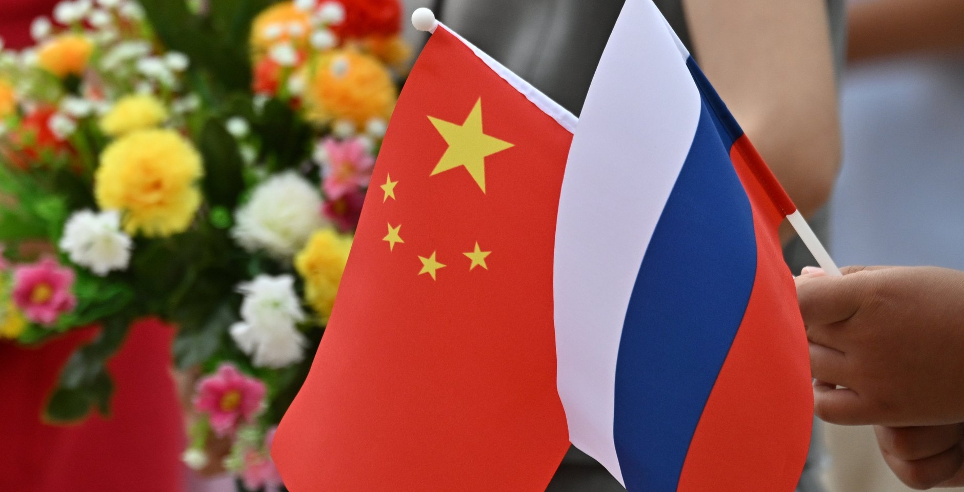 Флаги Росиии и Китая. Фото: РИА Новости, Сергей Бобылев